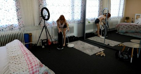 little bee free model pics