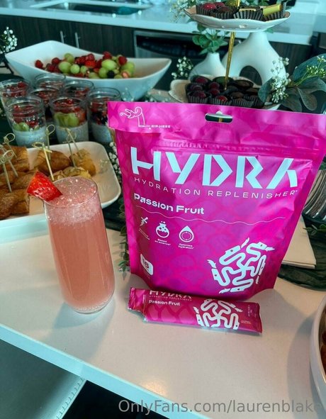 laurenblake exclusive model pic