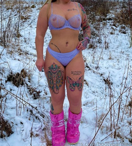 bootybarbiee pornstar perfect pics