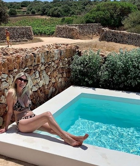 one onlyfans art naked img