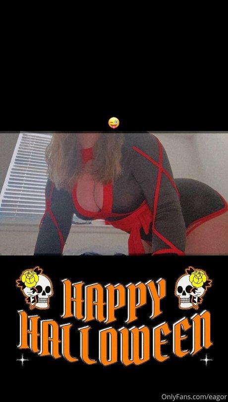 ellirussie naked pornstar pic