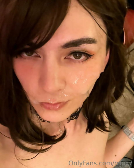 rrfoxfree perfect model images