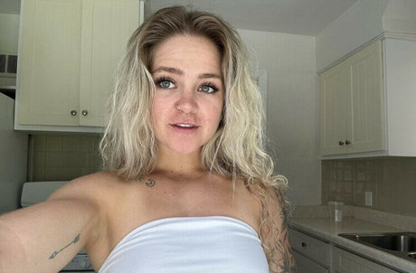 Caseylynnn r naked star picture