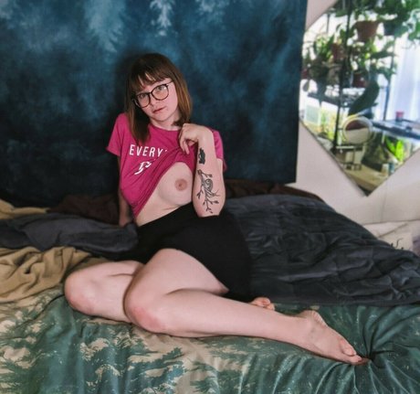 NatashaCameron sexy actress image