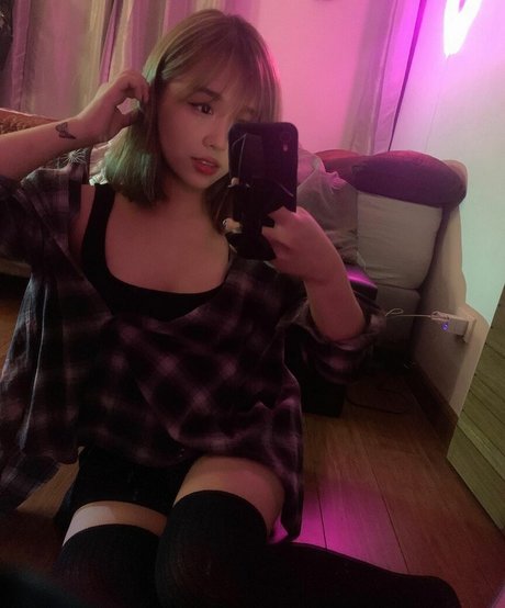 sadparu erotic pornstar photo