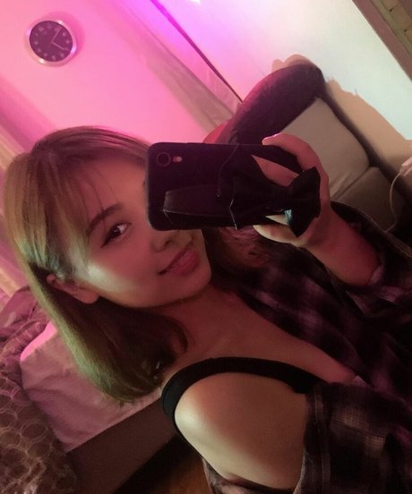 sadparu nude pornstar images