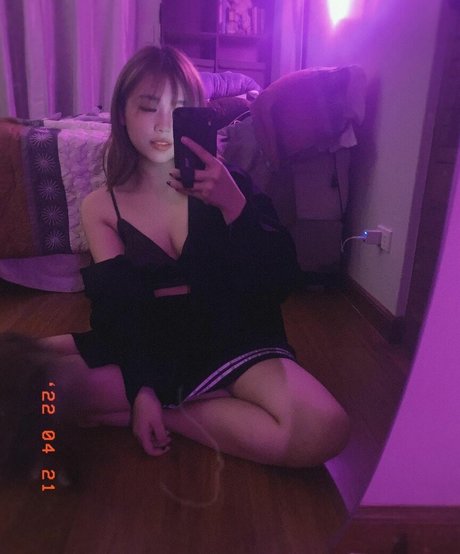 sadparu adult model img