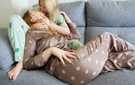 leather leggings onlyfans pornographic photos