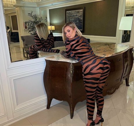 Halle Payne pornstar pretty gallery