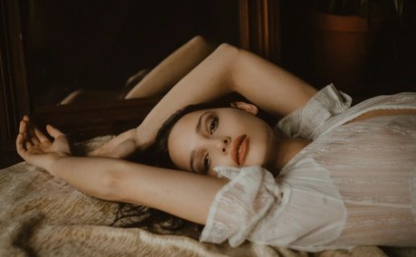 Paula Szenejko erotic actress pic