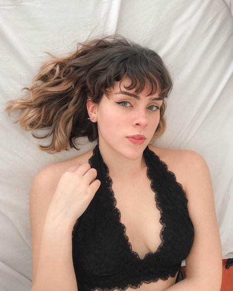 skinny blonde milf onlyfans best picture