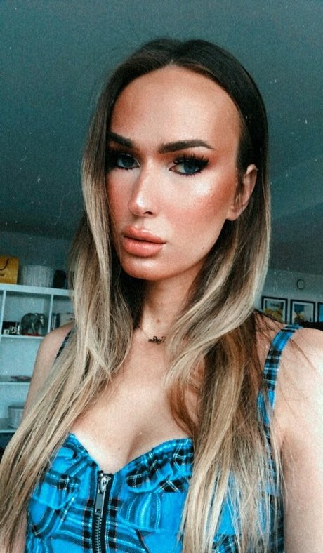 So fiaxoxo model nudes pictures