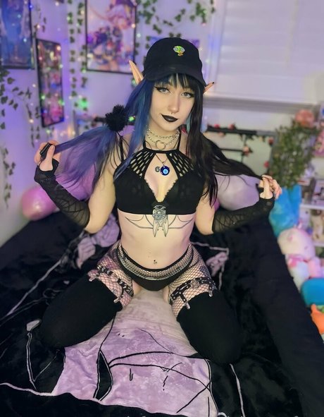 pixiemstyfree model top img