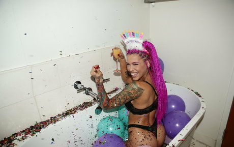 misscharliepearl beautiful model image