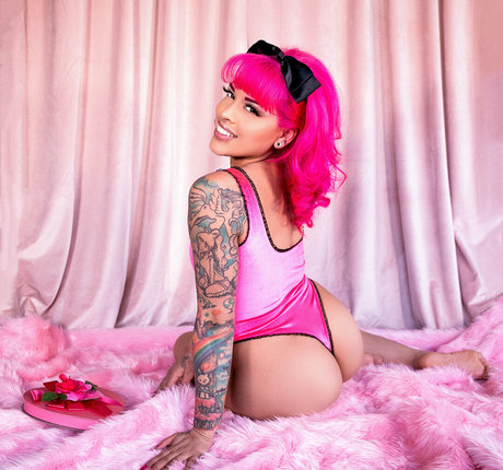 misscharliepearl beautiful model photo