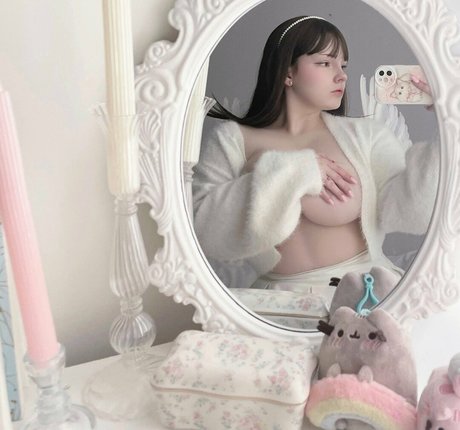 Emixomiu pornographic model images