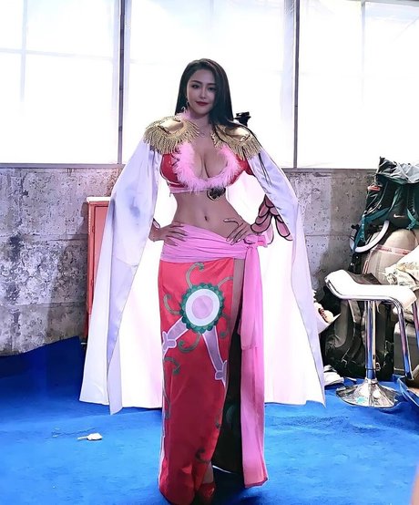 Echo Yue nice pornstar image