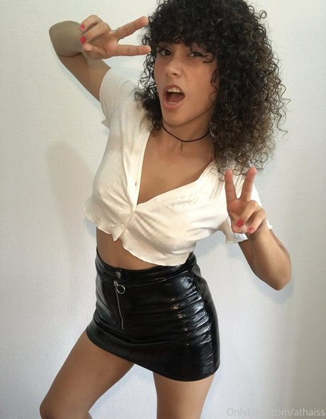 athaiss nice model pic