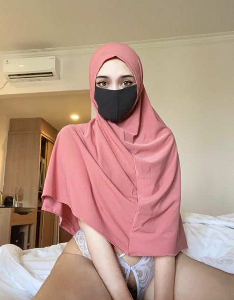 Hijab Camilla pornographic actress photo