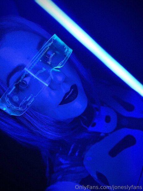 joneslyfans star sexy pic