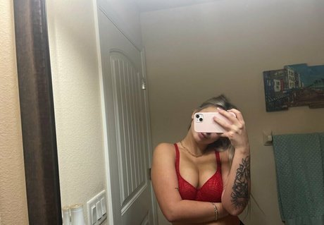 willowclarkk adult model pic