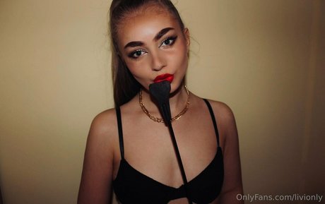 livionly nude model image