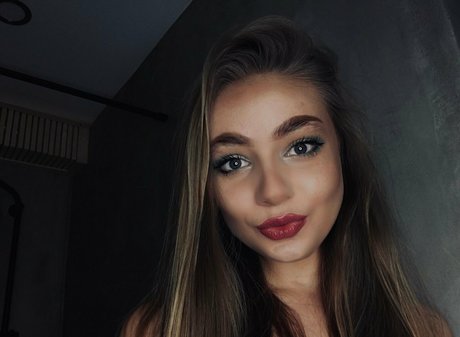 livionly top actress img