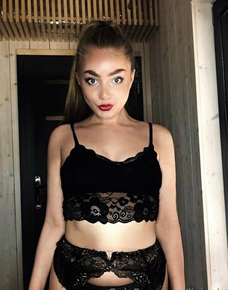 livionly perfect model photos