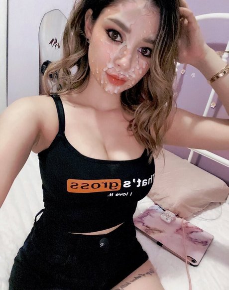 Lilchiipmunk erotic pornstar img