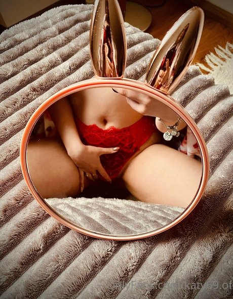 katy69 of beautiful star pics