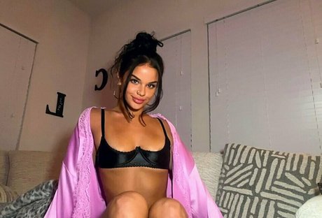 Chloe Swain adult star gallery