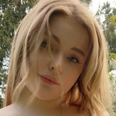 blonde shemale onlyfans erotic gallery