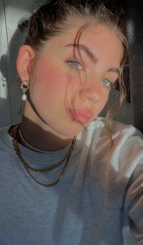 Ela Be eri erotic actress img