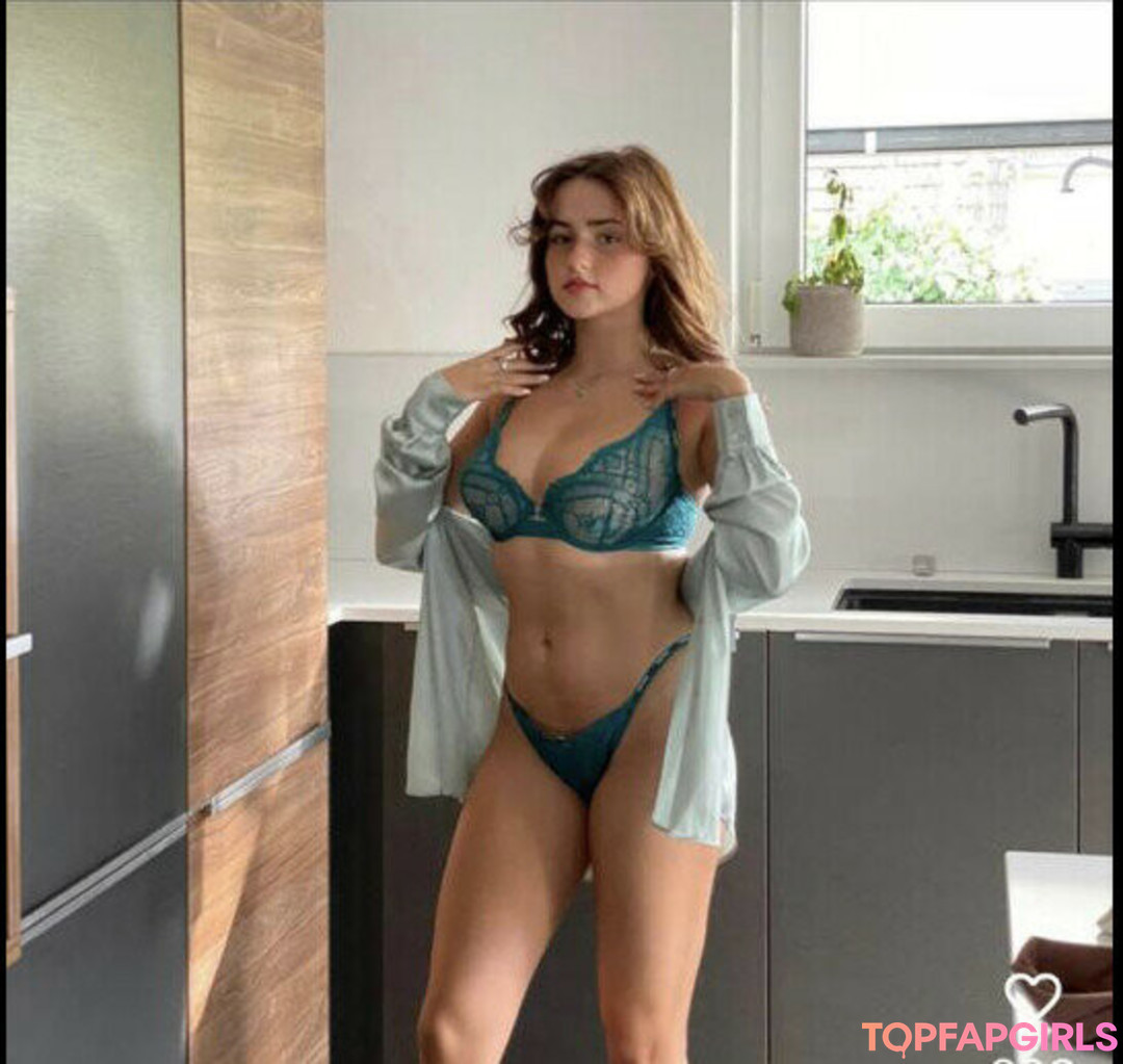 Charlotte Haffner naked star photos