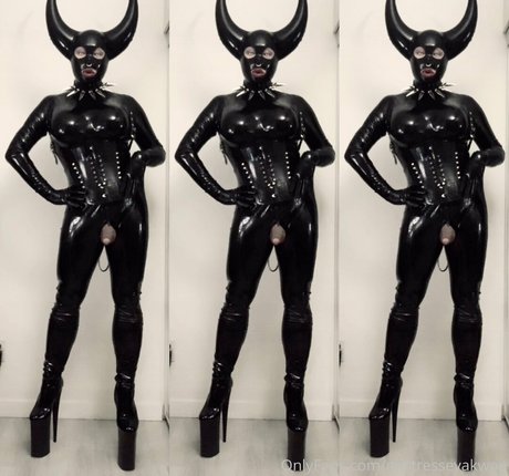 mistressyumi Quick photo