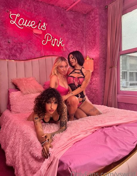 Vswrld pornographic model pic