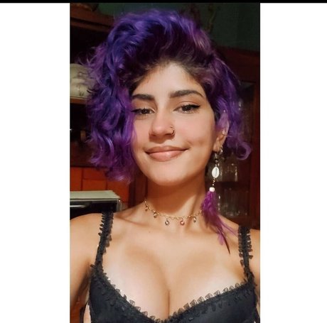 Esterssada model high quality image