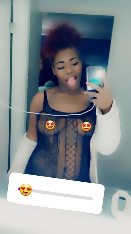 ItssHennesseyyy pornstar exclusive gallery