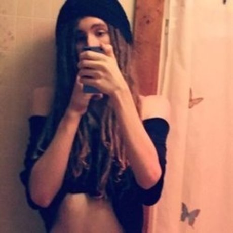 Calix nude model pics