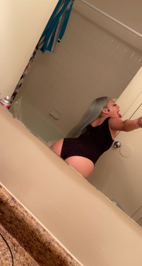 gl0babyy_ naked model photo