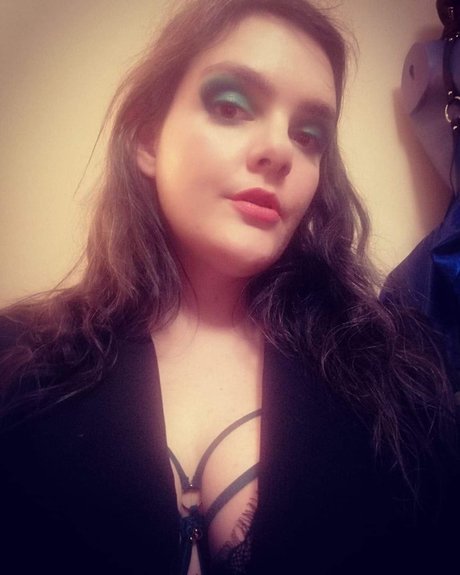 LadyShibariFindom model sex pictures