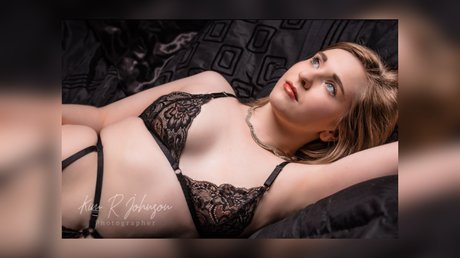 LADYLOUNICORN art pornstar picture