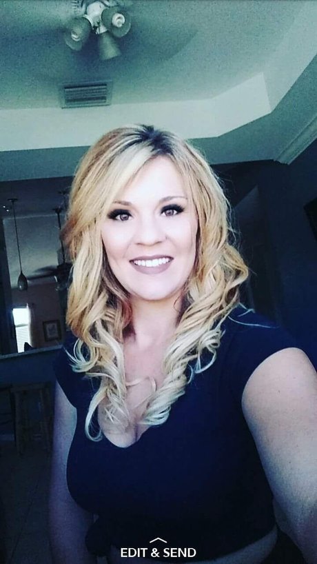 LOLO sexy model images