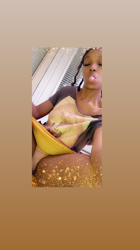 AkuNoko model nudes images