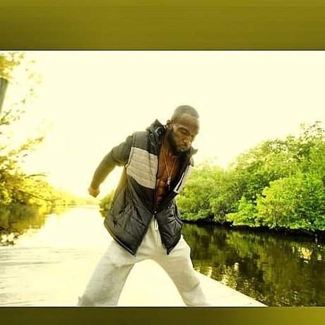 Vere The Poet star sexy photos