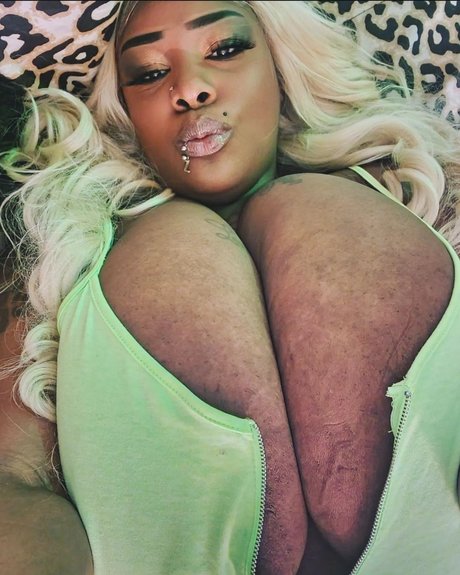 Zariah June pornstar pretty photos