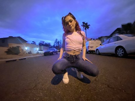 LittleMcKenzie star erotic picture