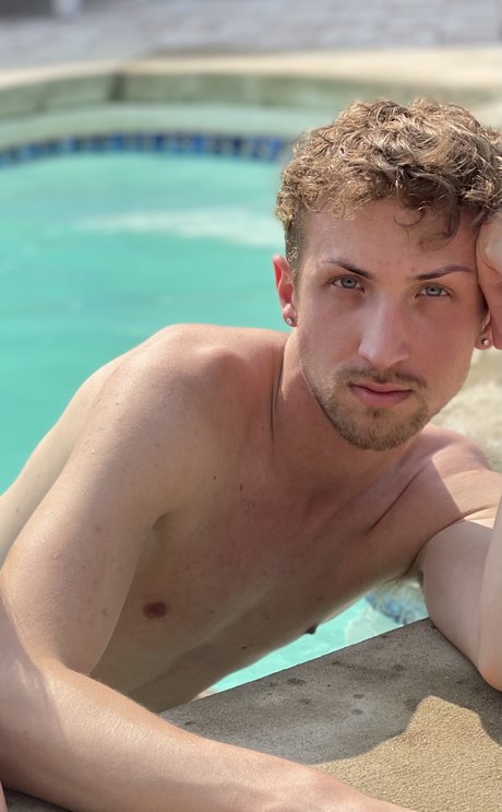 Crusty pretty model pic