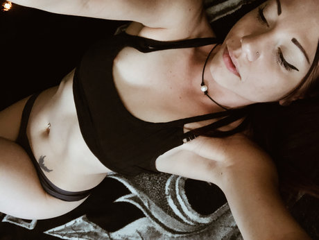 TheBrandiBelle naked model pic