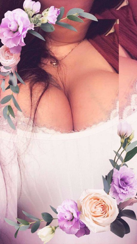 18 year old onlyfans top img